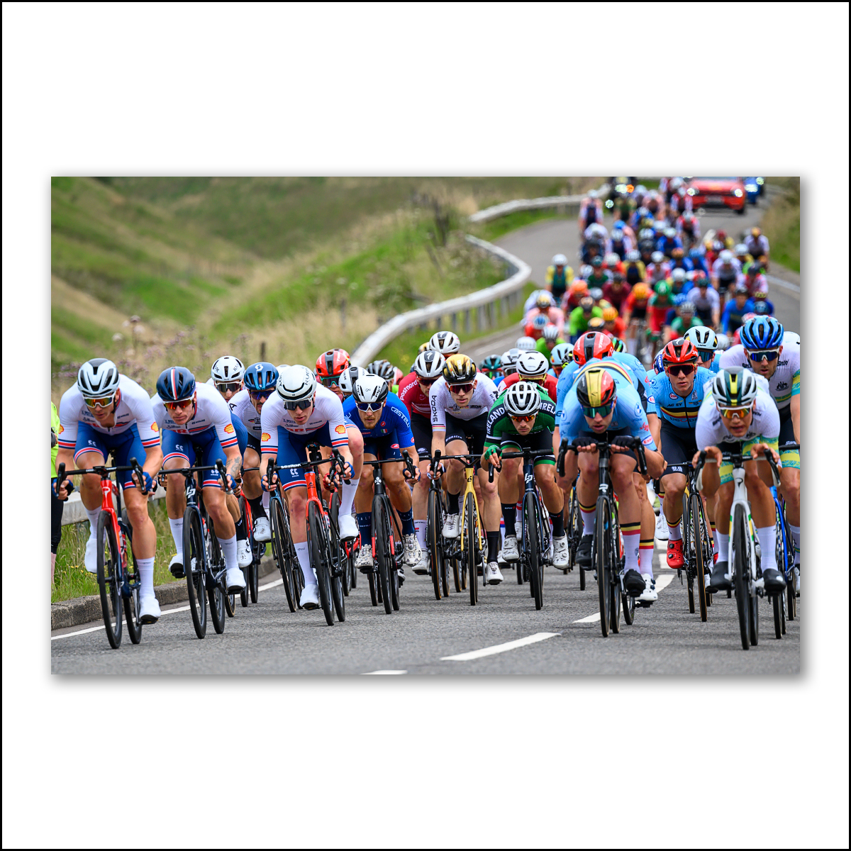 Calm47Path's tweet photo. The Peloton yesterday chasing leaders down Crow Road in Campsie Fells
@CyclingWorlds
#FSPrintMonday #ShareMondays2023 #APPicOfTheWeek https://t.co/SgCMEm5xtI