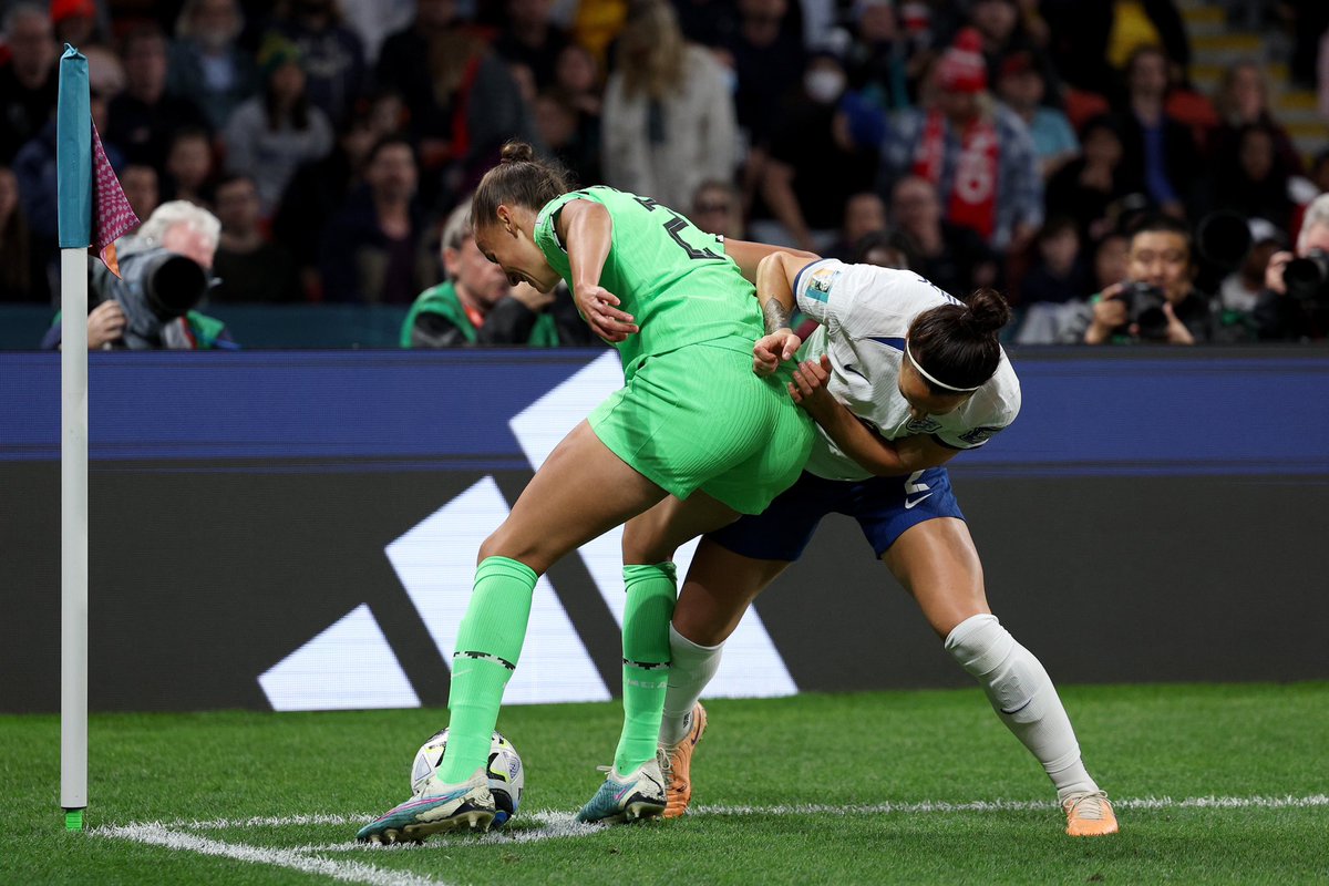 Lucy Bronze MBE tweet media