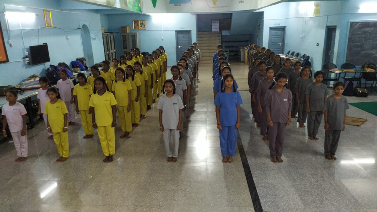 BCWDCKM's tweet photo. Night dress distributed to Backward classes hostel students in Chikkamagaluru district.
@gopal17krishna @BCWD_KARNATAKA @thekjgeorge @CMofKarnataka https://t.co/5zGtVp1K9i