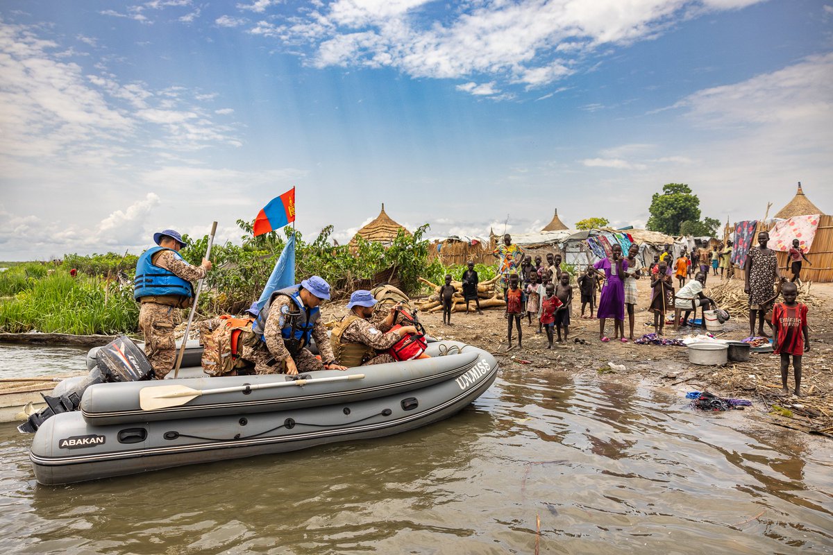 “With the help #UNMISS peacekeepers 🇺🇳 have given flood-ravaged communities, they have become part of our social fabric,” says a resident of Thong, #SouthSudan 🇸🇸, a place severely impacted by climate shocks. Read: bit.ly/3qdCKVz #ClimateAction #A4P