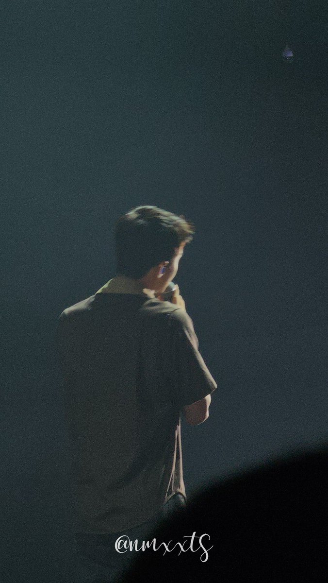 nmxxts's tweet photo. I always got your back :) #SEHUN #EXOSC_BackToBackinBKK https://t.co/IQQr9rUqAJ