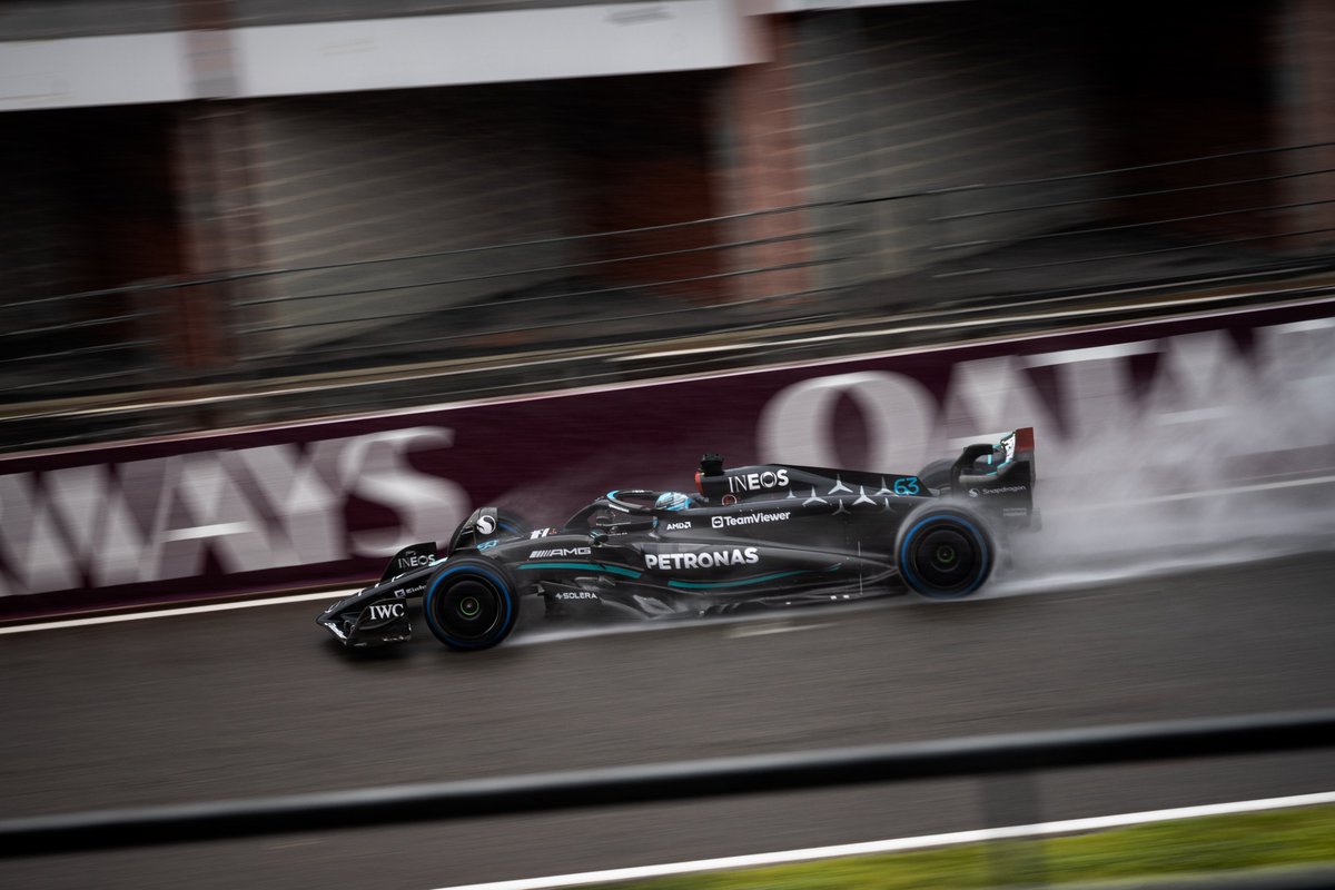 Crocrodilem's tweet image. I took some photos of @GeorgeRussell63 💙 at Spa