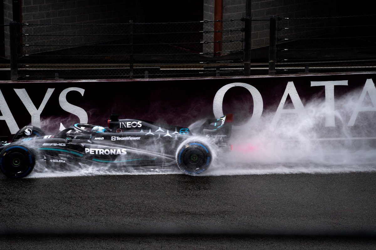 Crocrodilem's tweet image. I took some photos of @GeorgeRussell63 💙 at Spa