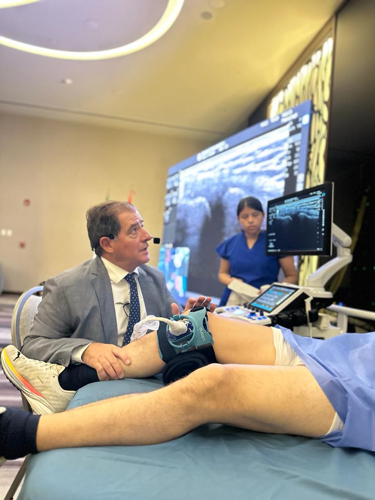Last week in Guadalajara🇲🇽 such an honor to see our ambassador, the legendary professor and teacher <a href="/fjdconesa/">Dr. Fernando Jimenez</a> demonstrating ProbeFix Dynamic Pro during his msk ultrasound courses! #mskultrasound #rethinkultrasound #sportsmedicine #ecografia #ultrasonido