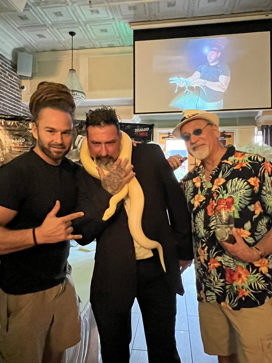 Olcracker's tweet photo. Mornin!
Travis James &amp; 
Honcho Hollywood
 TY!!
Ol'Cracker was 
Dragged Wild!!!
You #hearitfirst 
Keep an Eye on #DraggedWild
#ThePirate #Searching…
#FL #Florida #nature #NatureBeautiful #animals #animallovers #tv #tvseries https://t.co/P6xtJXBIBl