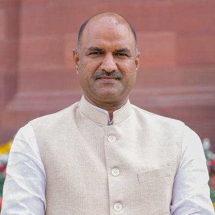 RCOP Rajat Palwal (@palwalraj) on Twitter photo जिस इंसान ने अपनी वाणी से नियंत्रण खो दिया समझो उसने अपना सब कुछ खो दिया, नेता को शर्म आनी चाहिए, पुलिस को शराबी व कुता बोल रहा है।
#अपमान_नहीं_सहेगी_राज_पुलिस
#माफी_मांगो <a href="/cpjoshiBJP/">C. P. Joshi</a>
<a href="/PoliceRajasthan/">Rajasthan Police</a> <a href="/HansrajGurjarR/">Hansraj Gurjar</a>
<a href="/jpk_11/">जय प्रकाश कुमावत ,नागरिक सुरक्षा समन्वय समिति</a> जिस इंसान ने अपनी वाणी से नियंत्रण खो दिया समझो उसने अपना सब कुछ खो दिया, नेता को शर्म आनी चाहिए, पुलिस को शराबी व कुता बोल रहा है।
#अपमान_नहीं_सहेगी_राज_पुलिस
#माफी_मांगो <a href="/cpjoshiBJP/">C. P. Joshi</a>
<a href="/PoliceRajasthan/">Rajasthan Police</a> <a href="/HansrajGurjarR/">Hansraj Gurjar</a>
<a href="/jpk_11/">जय प्रकाश कुमावत ,नागरिक सुरक्षा समन्वय समिति</a>