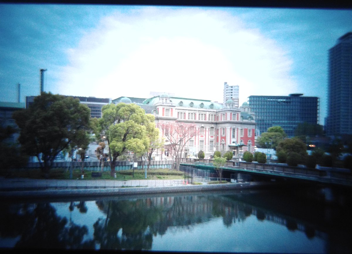 supa_kun_'s tweet photo. I'mbackに注文していたフレネルレンズフォーカシングスクリーンの効果絶大。真ん中だけ明るくて周辺減光激しかった標準スクリーンと大きな差
カメラはどちらもOM-1
左)標準スクリーン(50mmで撮影)
右)フレネルレンズスクリーン(90mmで撮影)
#imback35 #imbackMF https://t.co/8LgIXtx0pu