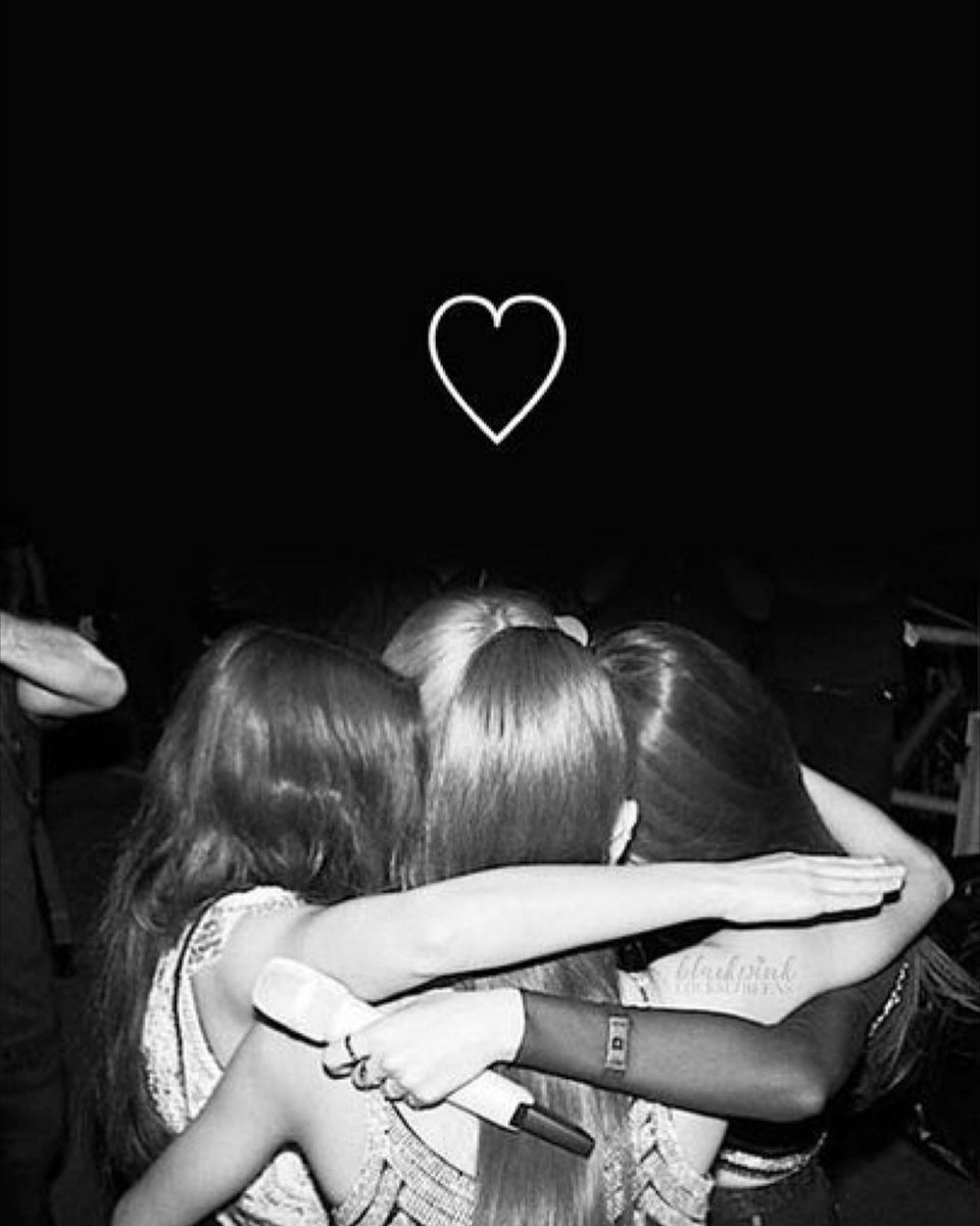 RoseDCgallery's tweet photo. 230808 로제 인스타그램

" 7.
블랙핑크 오늘 7주년 됐어요!! 블링크, 그리고 블핑한테 하고싶은 말이 얼마나 많은지.. 고마운 것부터 말해야하는지 미안한것 부터 말해야하는지 모르겠지만.. 우선은 우리 7주년 정말 많이 많이 축하한다고 말하고 싶어요🥹 !!! Happy 7th year anniversary to Blackpink🤍 정말 7년도 아닌 10년 넘게 고생해준 우리 멤버들한테 너무 사랑 하고.. 고맙다는 말 하고 싶어요. Thank you, Blackpink for being such a blessing in my life. I have really been able to experience everything and more than what I have ever dreamed of growing up as an aspiring artist. Thank you, thank you and thank you a thousand times. Blackpink, Blinks, Teddy, YG entertainment and everyone else who believed in @BLACKPINK for the past seven years. My heart is so full. I cannot express my gratitude for every singe person who has been a part of this seven year journey with us four. 7.....!!! @BLACKPINK is officially seven years old today.! And I am immensely proud of every single one of us. For making history. For always having so much fun and pride with what we do. Thank you to our blinks for trusting each and every one of us, all along.

Happy 7th year anniversary, @BLACKPINK.

멤버들....!!!!! 우리 진짜.... 고생 많았다아아!!!!!!!!! 사랑해 다들.. 고 마워..정말...

All my love, life and soul..

R."

🔗 https://t.co/PBoimxCjML

ALWAYS WITH BLACKPINK
#7YearsWithBLACKPINK
#FOUReverWithBlackpink
#일곱살_블랙핑크_일평생_함께할게 #로제 #ROSÉ