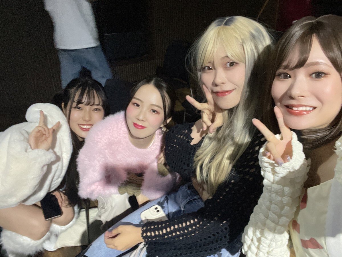 92hhh309's tweet photo. twice/ set me free

安定のミナちゃんしました✨
連日のイベント頑張りました😴

@music_soul_jp https://t.co/iNDbe63Aea