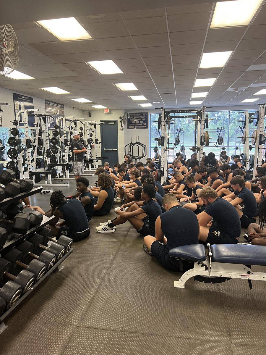 Getting <a href="/KCTigerFootball/">KleinCollinsFootball</a> going with their fundraiser this morning! The infancy of the football season is one of my favorite times of the year and love that I get a front row seat to see it here in Houston!

If you have a program looking to raise money, give me a call today!