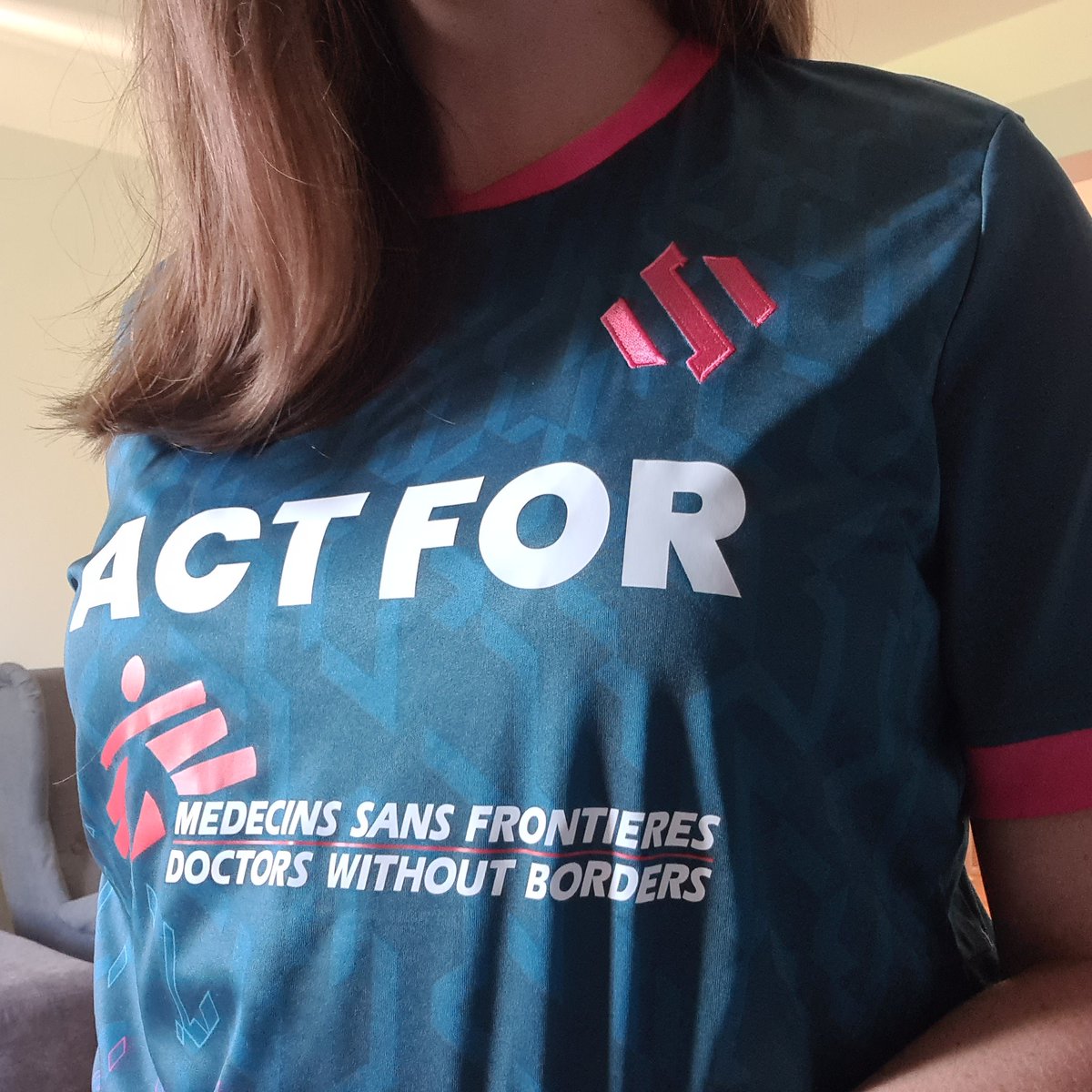 CalmWithMaggie's tweet photo. As a doctor, I am super proud that my fave #RLCS team is supporting doctors without borders! 🫡 Best of luck and massive thanks to @TeamBDS 🥰 https://t.co/3LpouMF74m