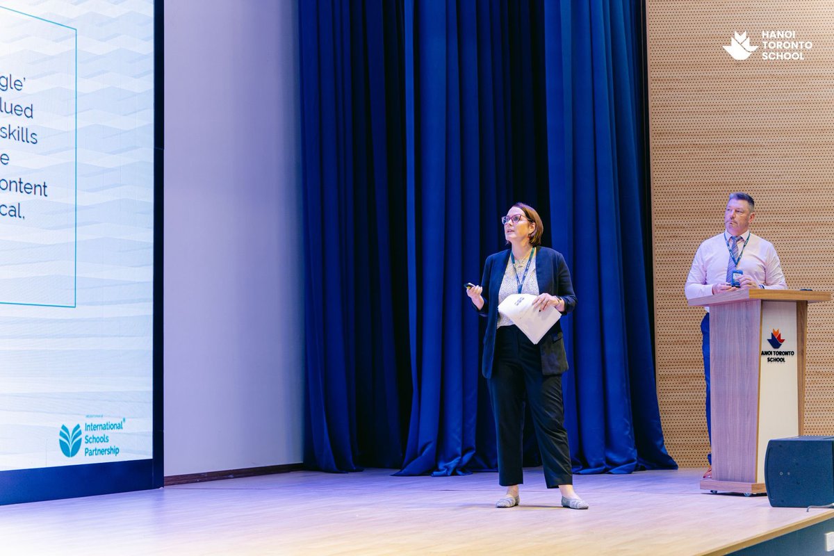 Action shot as I get to do my favourite thing in the world… focus on building schools that are focused on learners and learning. <a href="/ISPSchools/">International Schools Partnership</a> #HanoiTorontoSchool