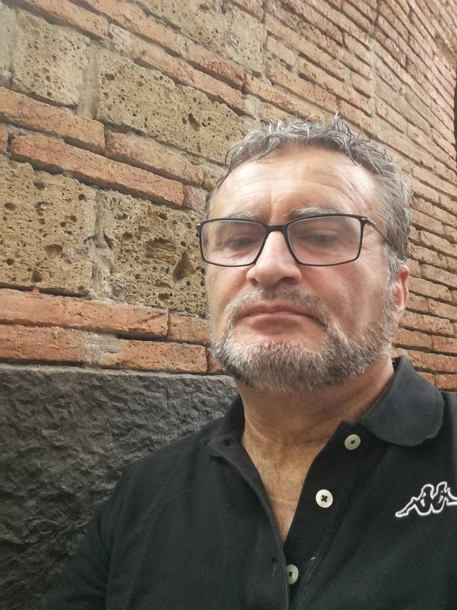 MarsegliaEnzo's tweet photo. Quando mi rendo conto che esisto e poi continuo il mio cammino https://t.co/AnzF9Ou0qv