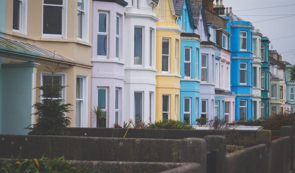 Do you know the fire door installation requirements for HMOs? Find out all about it in our blog below!

The Fire Door Regulations Concerning House Of Multiple Occupations (HMOs)- bit.ly/3rN3XP3