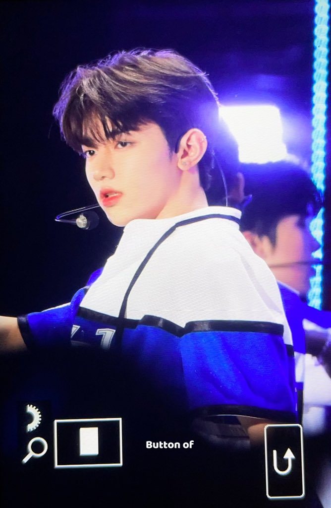 Button_of_1325's tweet photo. 230807 울산 썸페 음중

#ZB1 #ZEROBASEONE #장하오 #章昊 #ZHANGHAO  #ジャンハオ #성한빈 #SUNGHANBIN  #ソンハンビン https://t.co/p020JKpbKI