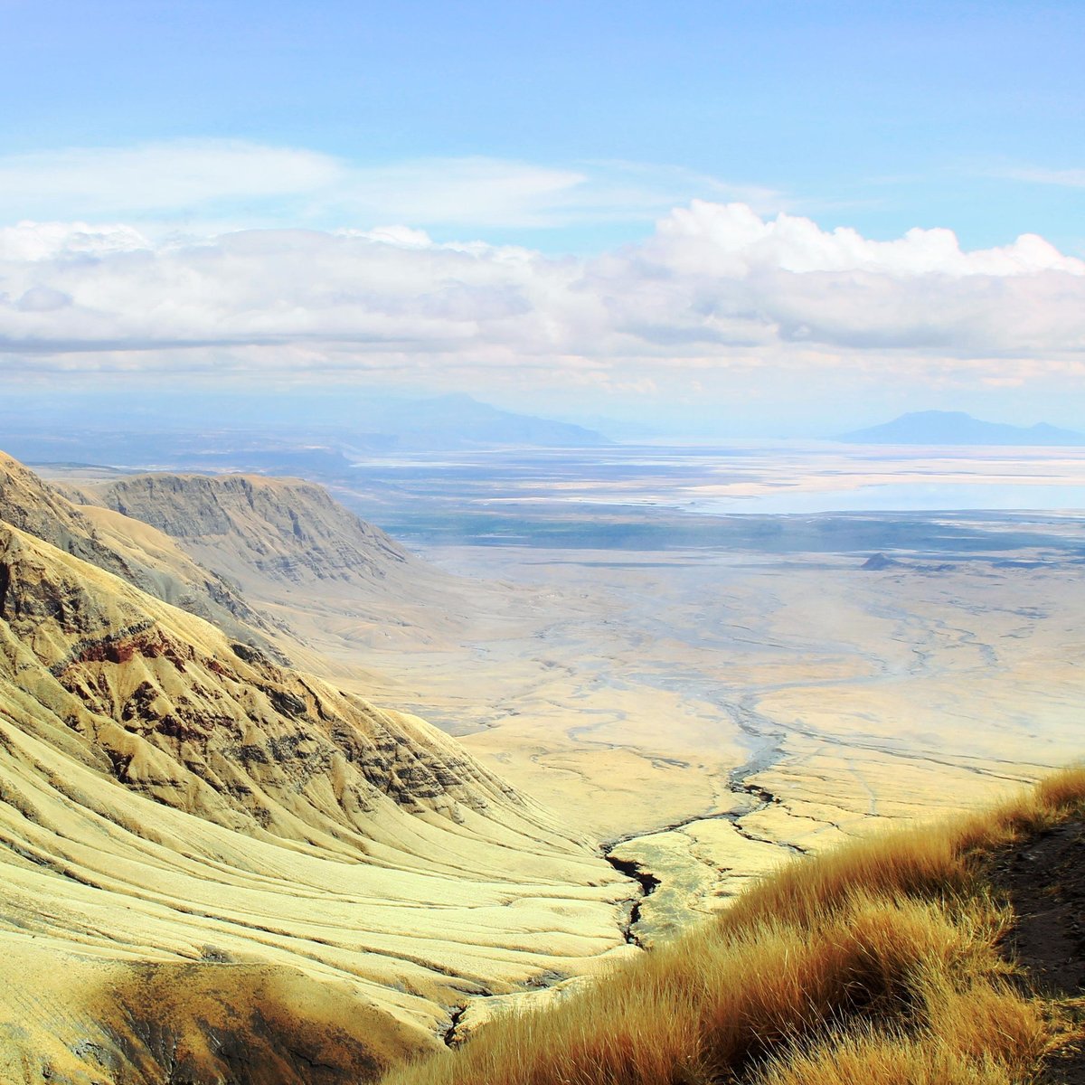TravelCaliber's tweet photo. If you are looking for an unparalleled travel experience, then the Great Rift Valley is the destination for you. The variety of lakes offer an incredible scenery, abundant wildlife and a rich cultural history. #riftvalley #ilovetravel #Instatravel #SeeTheWorld #TravelTheWorld https://t.co/mUoYFj9kwJ