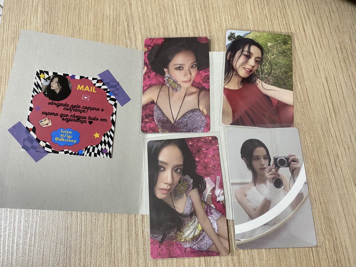 jisoosolista's tweet photo. feedback positivo pra @dksioey que me ajudou com esses pcs do ME muito obrigado mais uma vez amor ❤️ https://t.co/YWuXKC9Ixf