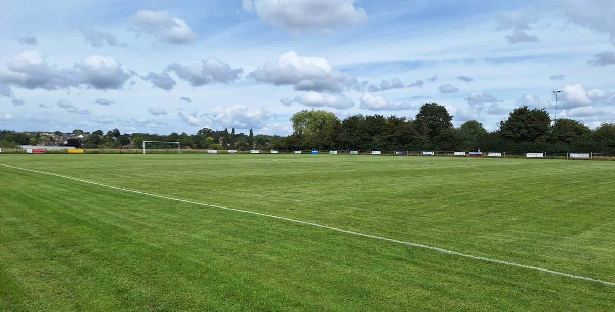 Finally... A dry, warm day at The Old Showfield!!! 🌤 Plenty of football to see on it this week (hopefully)... PRE-SEASON FRIENDLIES Tuesday: Reserves vs @ColefordAth Wednesday: Firsts vs @town_bradford WILTSHIRE SENIOR LEAGUE Saturday: Firsts vs @BlunnyFC