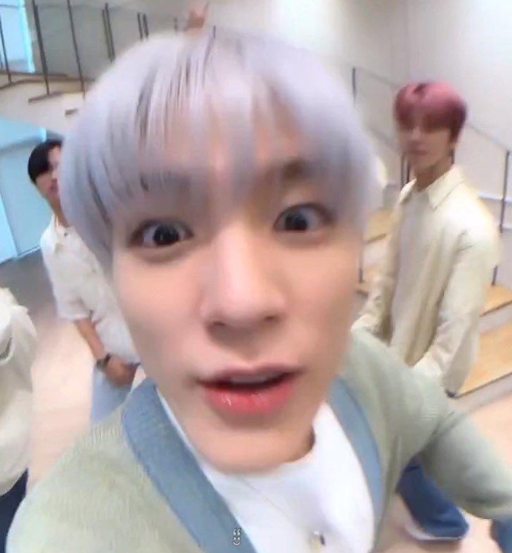 까우 lll tweet media
