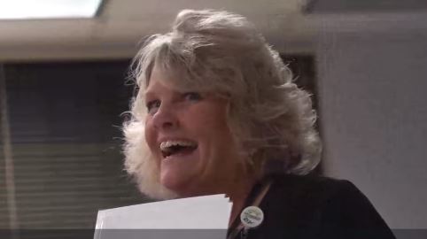 collierschools's tweet image. NEW: It's been awhile since we shared a #CCPSFamily story and this is a good one. Take a moment to meet the Schotts, a family that has been giving back to our community in a variety of ways for decades: fb.watch/mgDDvFSHWt/ We greatly appreciate all they do! #CCPSProud