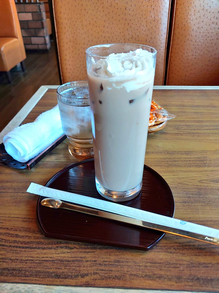 「同じく大垣「コーヒーショップあすなろ」のミニプリンとアイスチョコレート 自家製っ」|吉光のイラスト