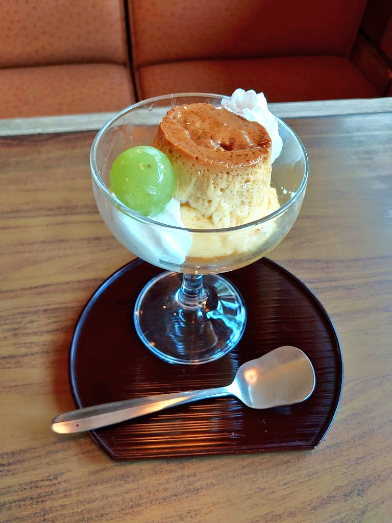 「同じく大垣「コーヒーショップあすなろ」のミニプリンとアイスチョコレート 自家製っ」|吉光のイラスト