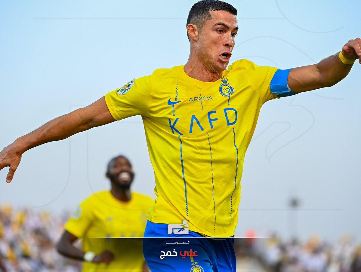 azizhadlaq2010's tweet photo. من أعظم أندية اوروبا الانتر، ليفربول، بايرن ميونيخ، السيتي، تستطيع استقطاب نجومهم الكبار بتفاهم سريع، مع دفع أسرع.
ولكن مع فولهام الفريق الانجليزي المتوسط تصبح المفاوضات طويلة ومعقدة من أجل لاعب من فئة C. تحت بند اللاعب "غالي" و النادي "يغالي". !! https://t.co/Q7sppNuwvu