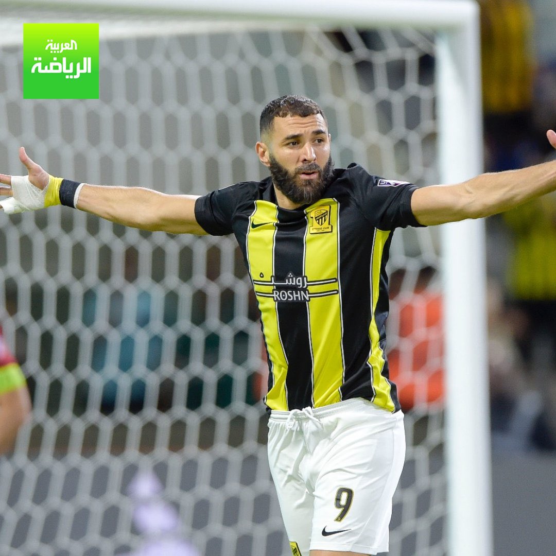 azizhadlaq2010's tweet photo. من أعظم أندية اوروبا الانتر، ليفربول، بايرن ميونيخ، السيتي، تستطيع استقطاب نجومهم الكبار بتفاهم سريع، مع دفع أسرع.
ولكن مع فولهام الفريق الانجليزي المتوسط تصبح المفاوضات طويلة ومعقدة من أجل لاعب من فئة C. تحت بند اللاعب "غالي" و النادي "يغالي". !! https://t.co/Q7sppNuwvu