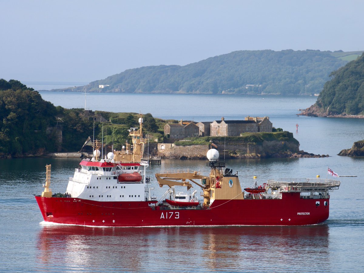 WarshipCam's tweet photo. HMS Protector (A173) Ice Patrol Ship leaving Plymouth, England - August 7, 2023 #hmsprotector #a173 

SRC: TW-@Rockhoppas https://t.co/pPcP9LVP8p