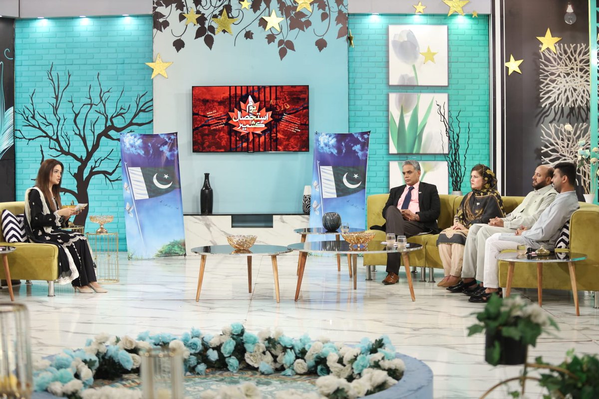 PTVHomeOfficial's tweet photo. Weekend at Home with Sundas Jameel
05-08-2023
Special Episode on Youm-e-Istehsal Kashmir
Guest : Dr Akhtar Sandhu, Dr Amjad Abbas Magsi, Dr Samina Kausar, Zohaib Zaman & Chef Munira.
#kashmirday #kashmir #youmeistehsal #5thaug #weekendathome #ptvhome #ptv #ptvhome #ptvnetwork https://t.co/YXl3lac5sP