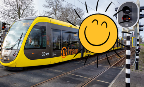 wimmetaal's tweet photo. Sinds ruim drie weken hebben wij, bewoners bij de #Harpijbocht in tracé @RegiotramU , NAUWELIJKS meer last van de #pieptram . De genomen maatregelen en monitoring door @ProvUtrecht lijken effect te hebben. Geeft hoop voor de andere bochten. Houden  zó. 👍 https://t.co/fB4lM6kzAC