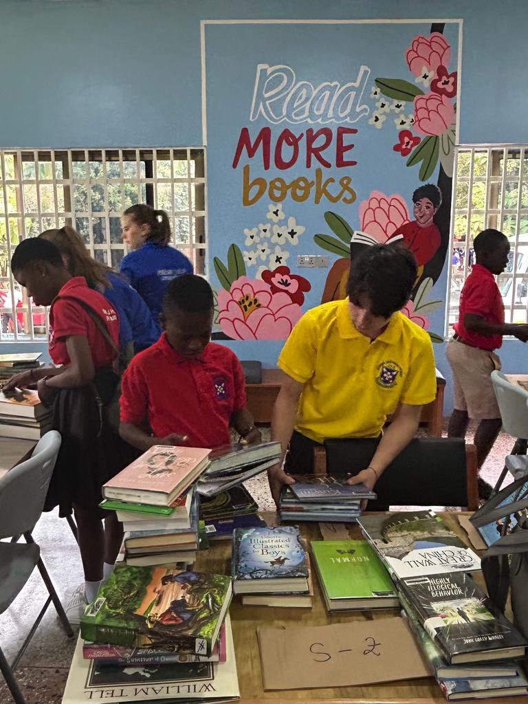 CLICKfqe's tweet photo. Exchange students from Murnau, Germany, with their Atwima Takyiman partners unpacking and sorting books for our library! 

Commissioning/Grand Opening coming soon! 😊 

@clickfqe https://t.co/7JEEXto1ny