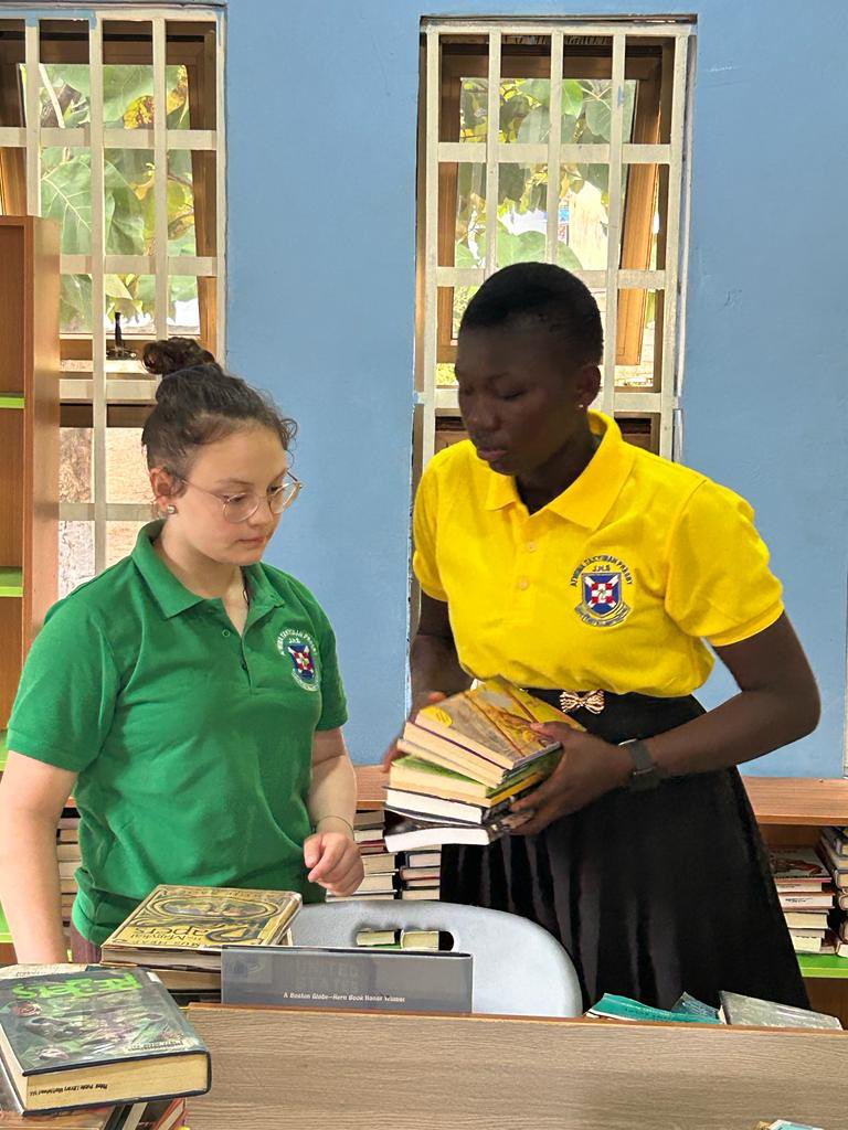 CLICKfqe's tweet photo. Exchange students from Murnau, Germany, with their Atwima Takyiman partners unpacking and sorting books for our library! 

Commissioning/Grand Opening coming soon! 😊 

@clickfqe https://t.co/7JEEXto1ny