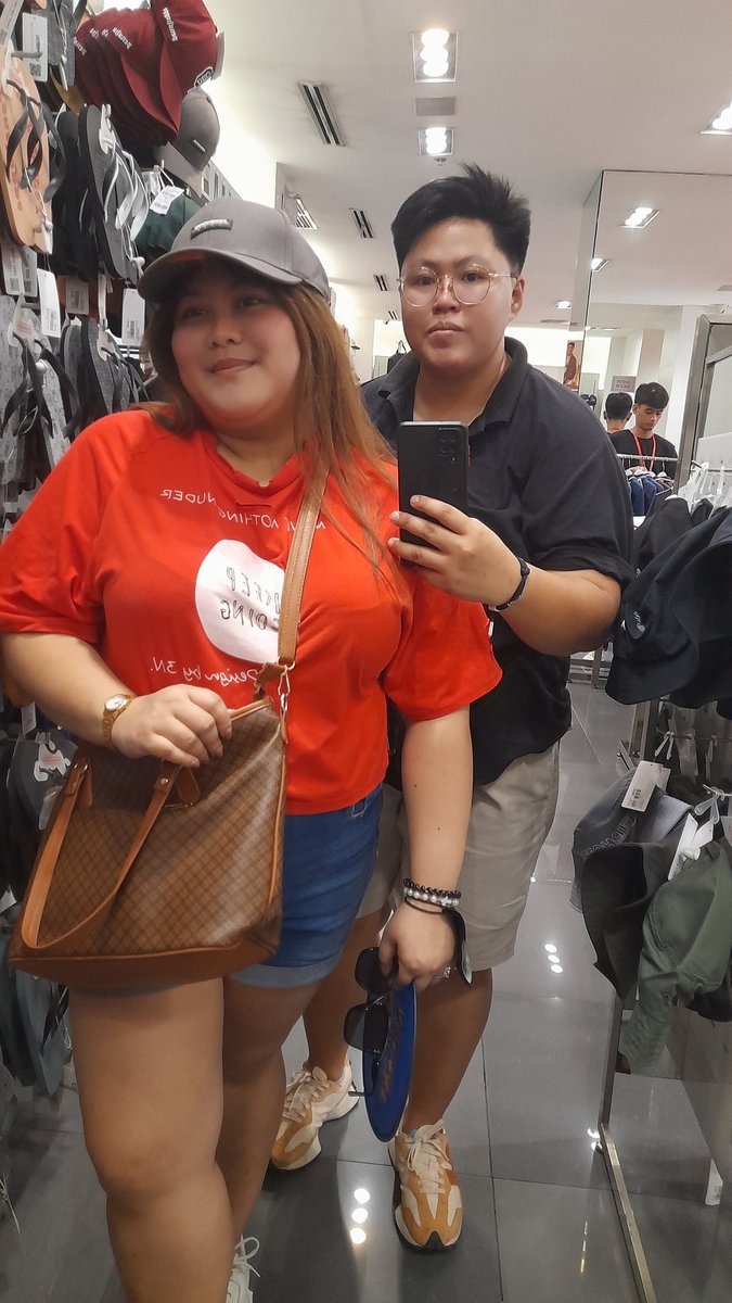 tigasrc's tweet photo. beybi beybi ur my sun and moon. 🤣🤭💙 https://t.co/5kJSDnK8o6