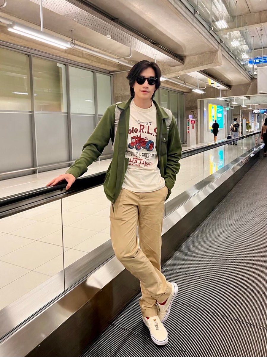 bible_officiall's tweet photo. คนจะหล่อ  ยืนเฉยๆก็หล่อ 

 Fashion Icon Bible

#BibleBestLook
#Bsumone  
#BibleWichapas 
@biblesumett https://t.co/fSISxiRQsP