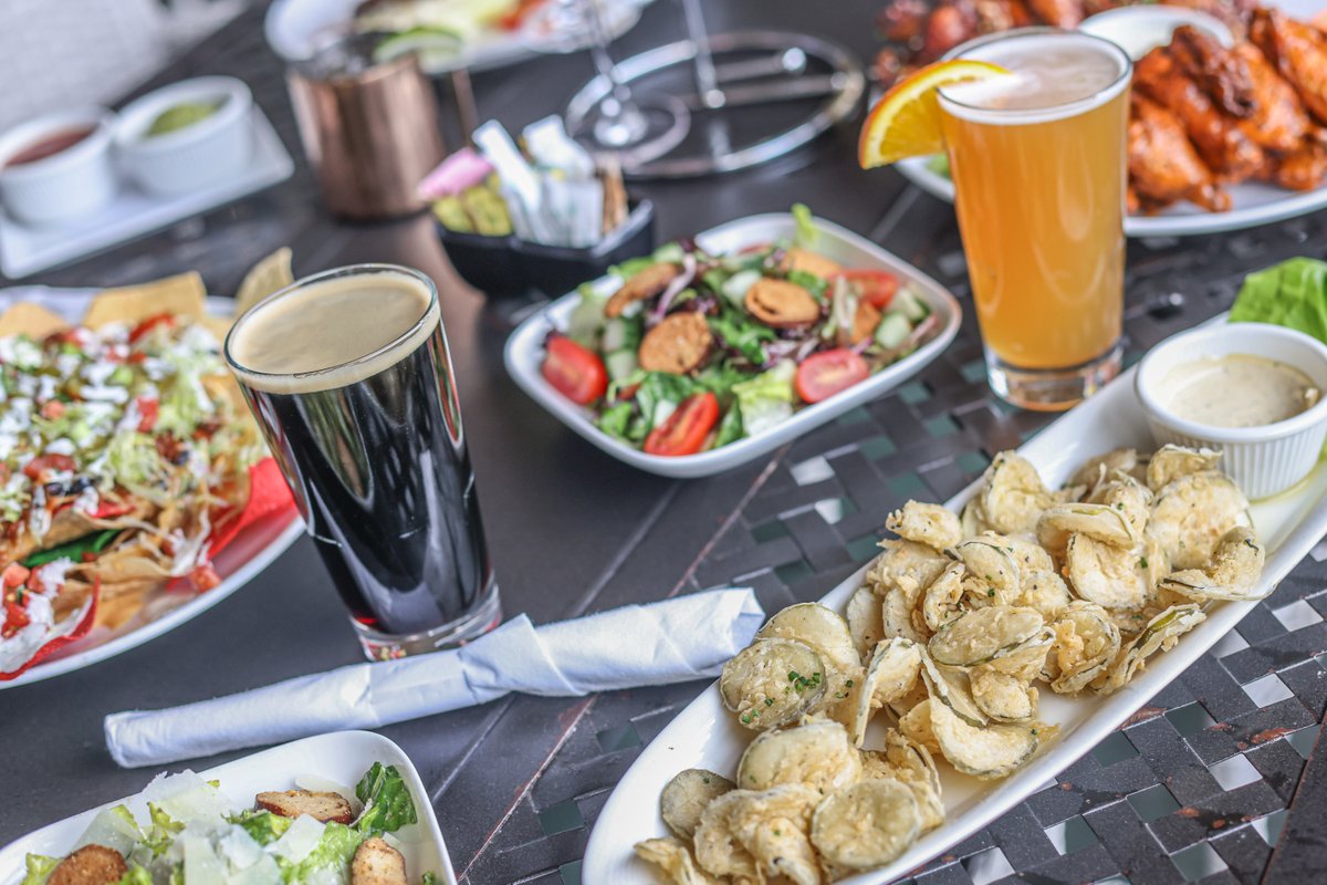 FunBungalowPM's tweet photo. 🍻🌞 Your New Happy Place for Weekdays!

The Alehouse invites you to our Daily Cheers to the Weekend, 3pm-7pm, Monday-Friday. 🌞🍻

Join us for fantastic drinks and transform your weekdays into a joyous celebration!

Check out our full menu at https://t.co/uzSMP60UxG https://t.co/YtQJVHnXZr