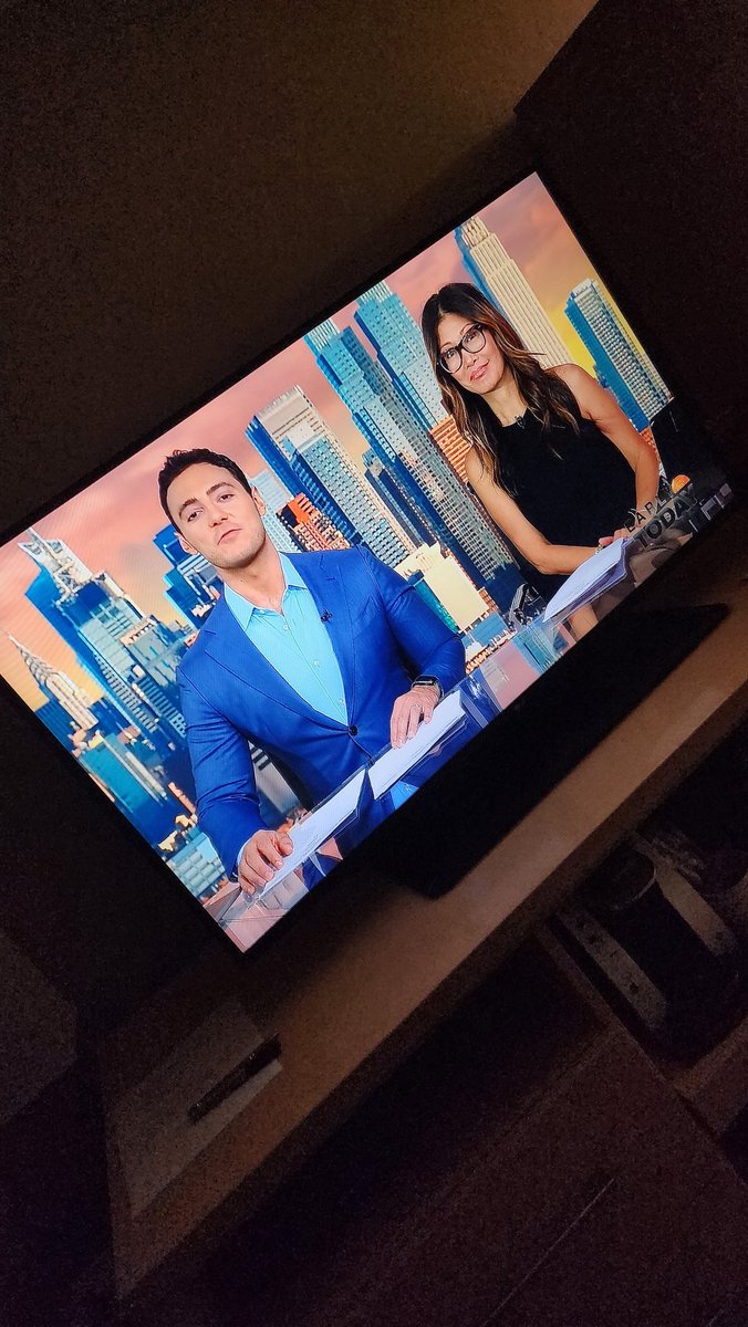 Antonio_Reyna's tweet photo. Was in Santa Barbara this weekend and got to see a newscast of one of my favorite Twitter guys! Steven Romo. I feel he's such a great role model for many and for many reasons.
#stevenromo #Latino #rolemodel https://t.co/ULeVgDaDRR