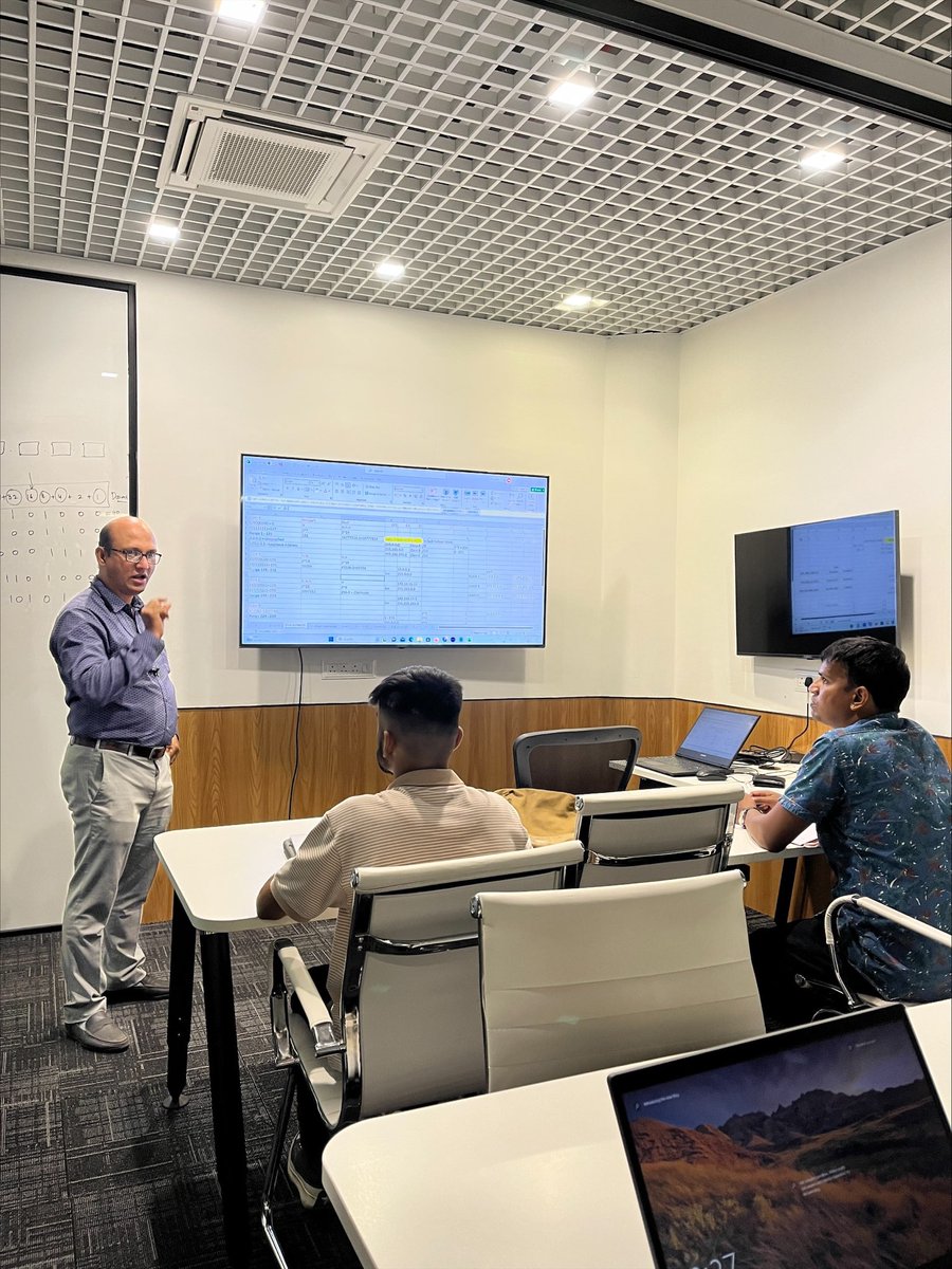 OctaNetworks's tweet photo. Our students are at the heart of everything we do!
Our industry-leading courses, led by top-notch faculties, ensure you stay ahead in the fast-paced world of networking 🌐
Enroll now and become a CCIE pro!
#OctaNetworks #CCNA #CCNP #CCIE #ccieinstitute #cisco https://t.co/3CbYqLZVmF