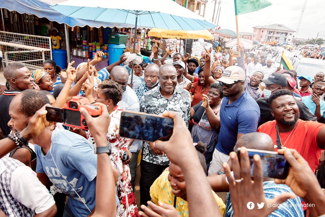 PhilanUTD's tweet photo. Zone 1 durbar ongoing... Alan Kyerematen is up ... Konongo where you at? #AlanHomeComing https://t.co/4EgSEUz2J0