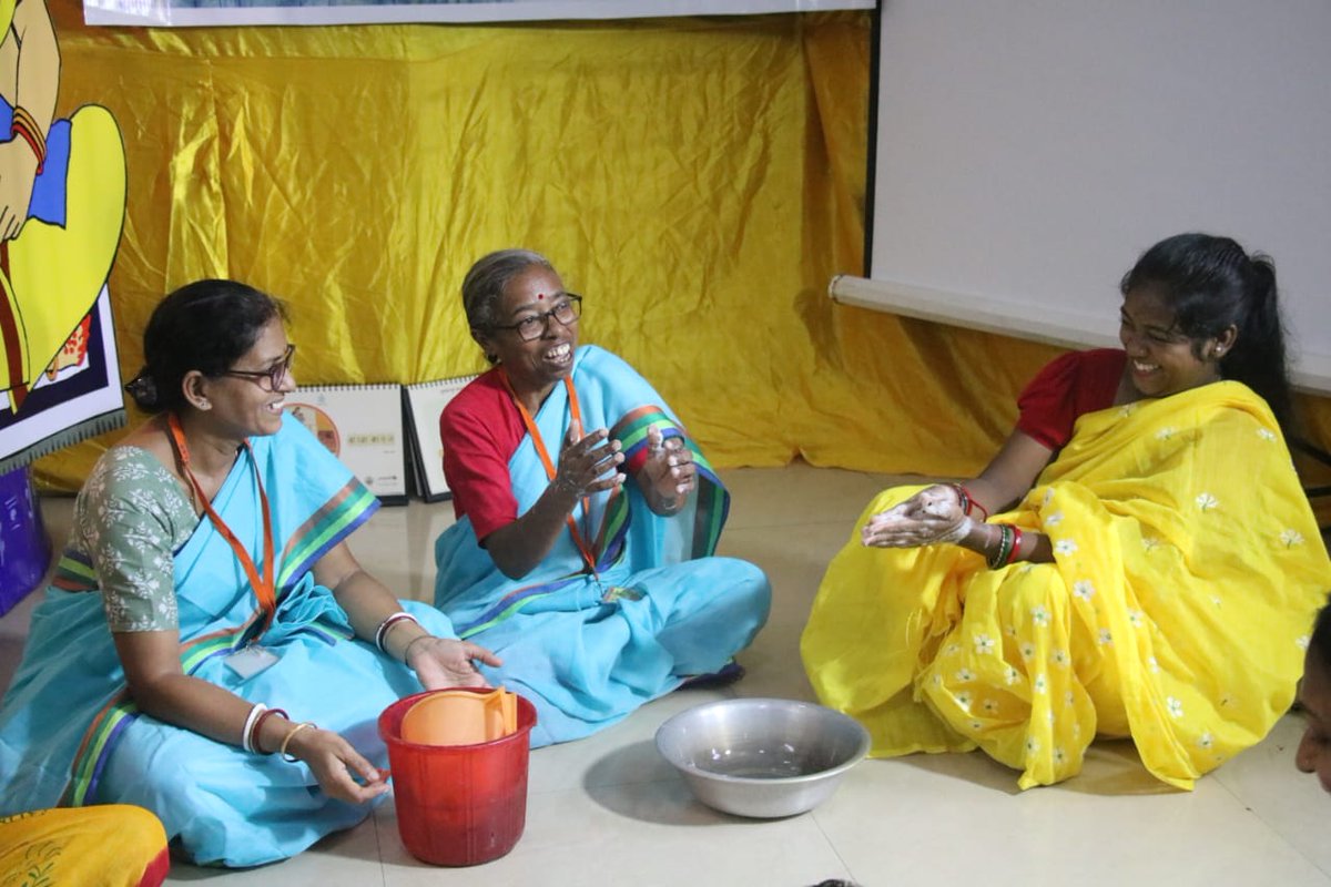 PPHF_Global's tweet photo. Under the #samarthproject, @PPHF_Asia in collaboration with the DWCD came together to mark #worldbreastfeedingweek2023. #streetplay, #videoshow, #handwashing demo was part of the event where DPO Kolkata, along with CDPO, Supervisors, and #Anganwadiworkers were present. https://t.co/hWcUkmueBh
