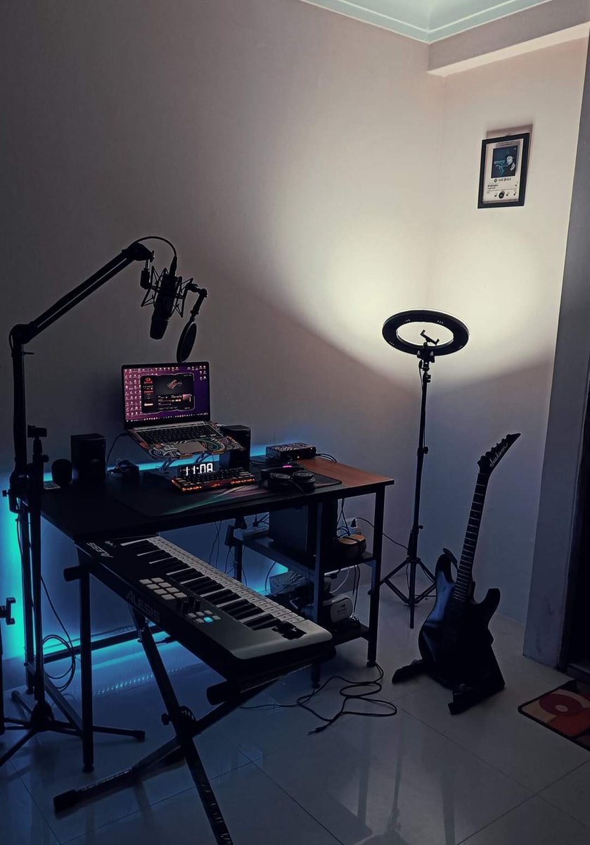 dream room😘
#suyaibsaim 
#artist 
#singer 
#studio 
#videoediting 
#audio
#creativity 
#dreamroom