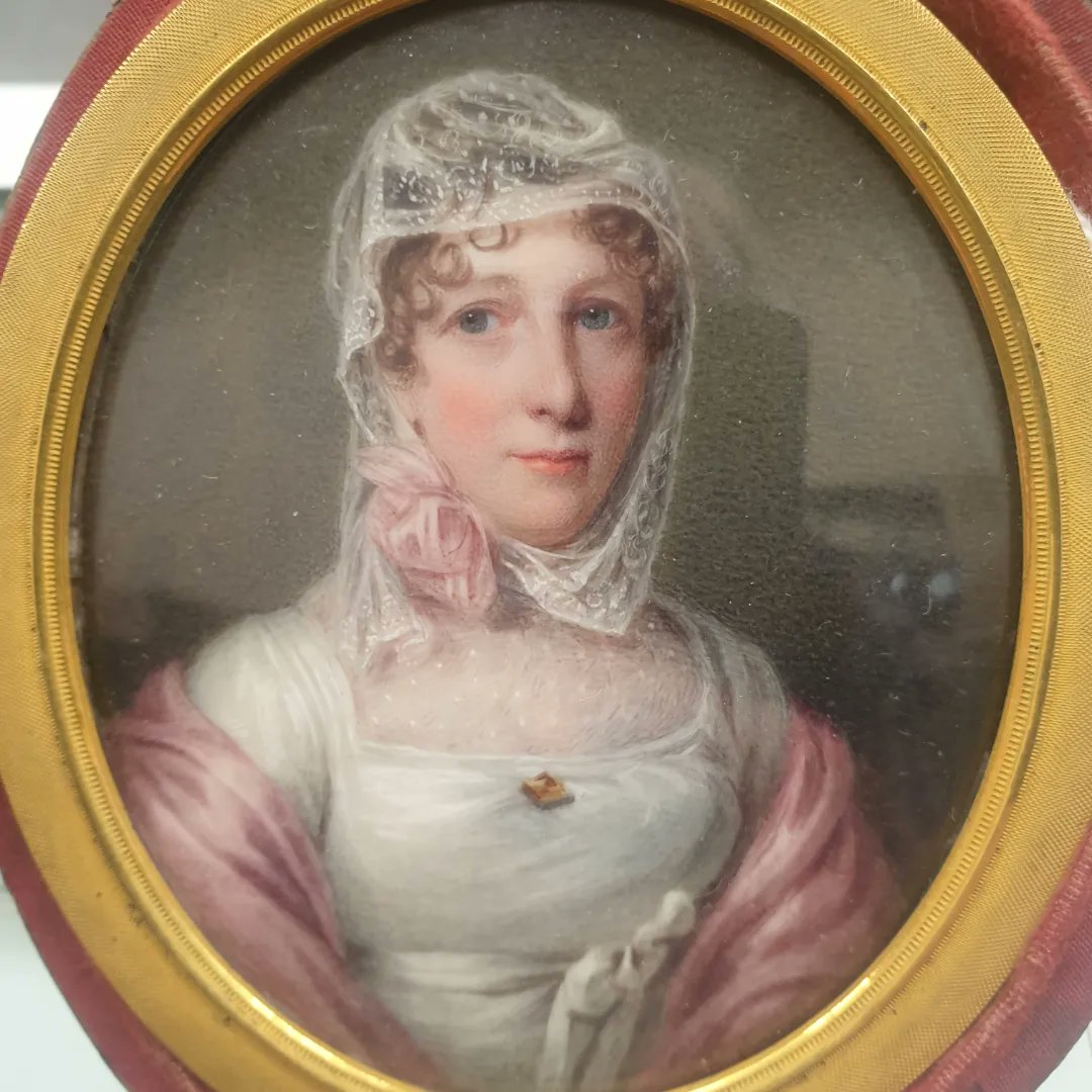 RohanGreyFA's tweet photo. Lot 604 in https://t.co/2j9IuqttFs #auction on Saturday lovely #georgeengleheart #portraitminiature #portrait #artnews #antiques #fineart lot 612 #towgoodroche 633 W.J. Thomson https://t.co/0p2QgE8qhh