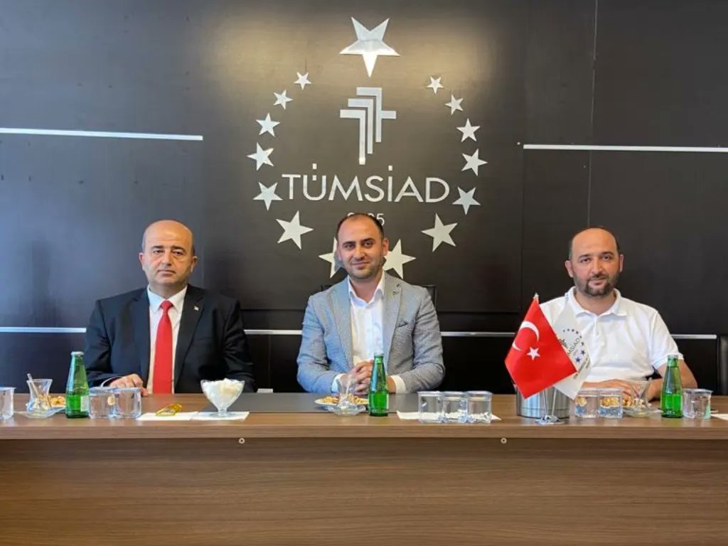 TÜMSİAD Kayseri Koordinatör Şube Başkanımız Sayın Osman ATICI ve Yönetim Kurulu Üyelerimiz, Kayseri Vergi Dairesi Başkanı Sayın İbrahim KAYA beyefendileri Tümsiad Şubemizde ağırladılar. İade-i ziyaretleri için sayın başkanımıza teşekkür ederiz.