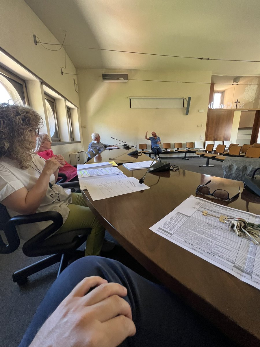 GioBertazzoli's tweet photo. Lunedì 7 agosto ore 12.30. 

La Giunta Comunale di Sarnico sempre operativa e al lavoro!

😉👍🏻🔝💪🏻

#ComuneSarnico
#sarnico https://t.co/735ZQdKjjp