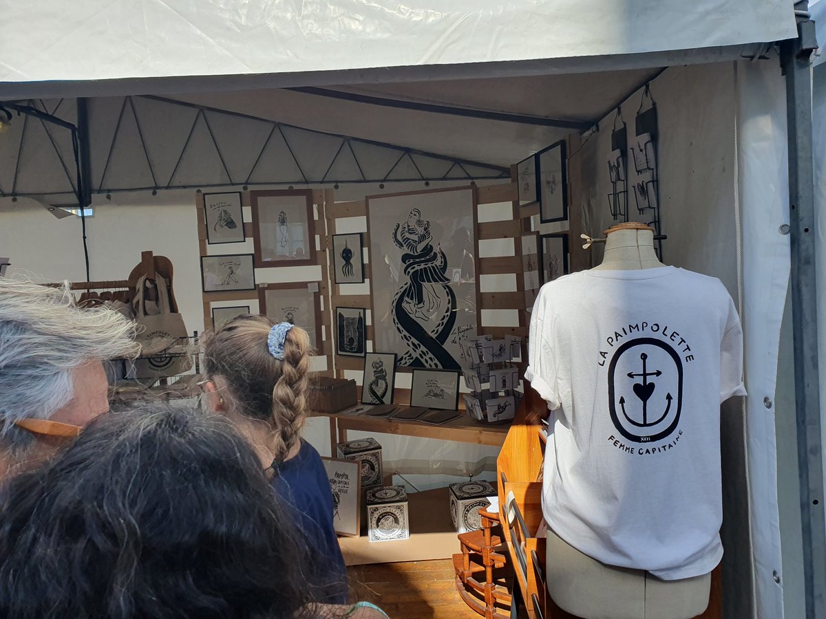 DominigLemoine's tweet photo. Parmi les points forts du @FestivalPaimpol (bénévoles, propreté du site, programmation, etc) bravo pour la cohérence des stands commerçants avec l'événement : culture maritime et/ou celtique, artisans, produits regionaux, etc. Ici pas de foire expo à tout et n'importe quoi. https://t.co/eUp6rIIRGC