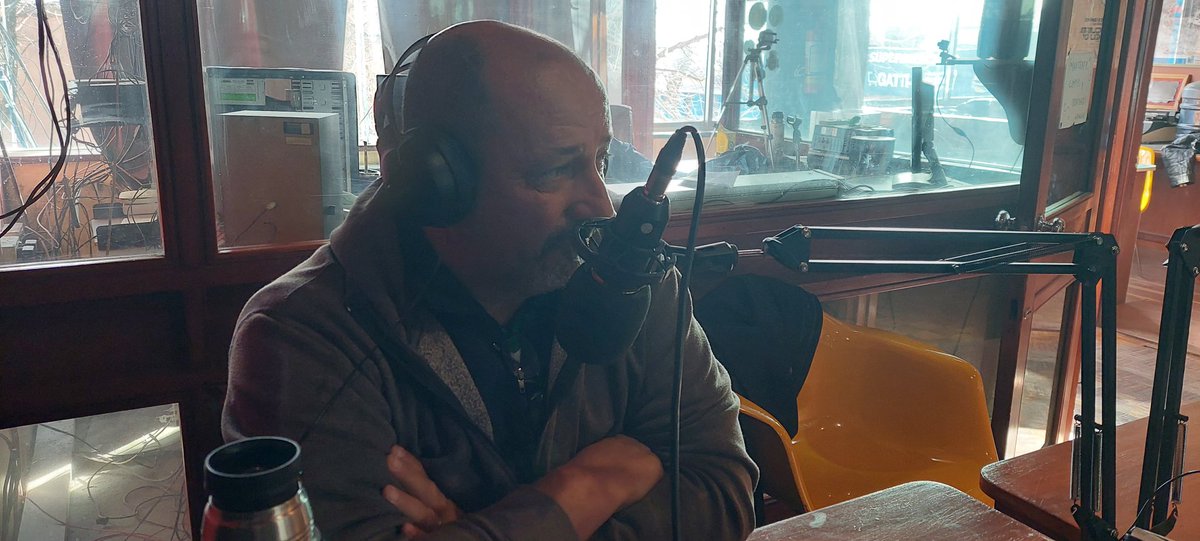 1470 Radio Cristal del Uruguay AHORA CON EL DR.GUSTAVO VALENTINI CHARLANDO DE TODO, EL PERIODISTICO DE LA MAÑANA EN RADIO.