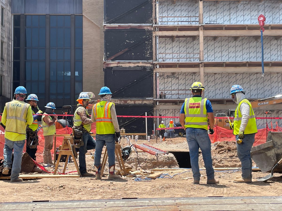 SpawGlass1953's tweet photo. With the heat index soaring this summer, hydration is vital! To assist our team at the Brazoria County Courthouse Campus Expansion jobsite, Project Safety Coordinators recently passed out electrolyte popsicles. Stay hydrated, everyone! #SafetyFirst #ZeroToday #SGHouston https://t.co/8xxTG1Hm7x