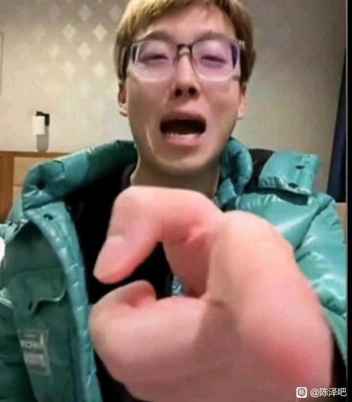 ladaFIGHT's tweet photo. @ShengXue_ca 你说的都对，但是《反对共产主义》是一款由欧美资产阶级开发的一款全新开放世界镇压游戏，游戏发生在一个叫地球的地方，你将扮演一位资产阶级的“自由斗士”四面出击，打击各种“不自由”“不民主”的国家，现在你拥有了可以任意漠视劳工大众的能力，你可以开始冒险了😂 https://t.co/xNl1HLMTjC