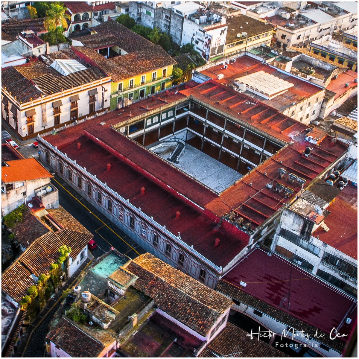NatGeoMontesDeO's tweet photo. Escuela de bachilleres Xalapa "Preparatoria Juárez" https://t.co/RPGoVhxvOp