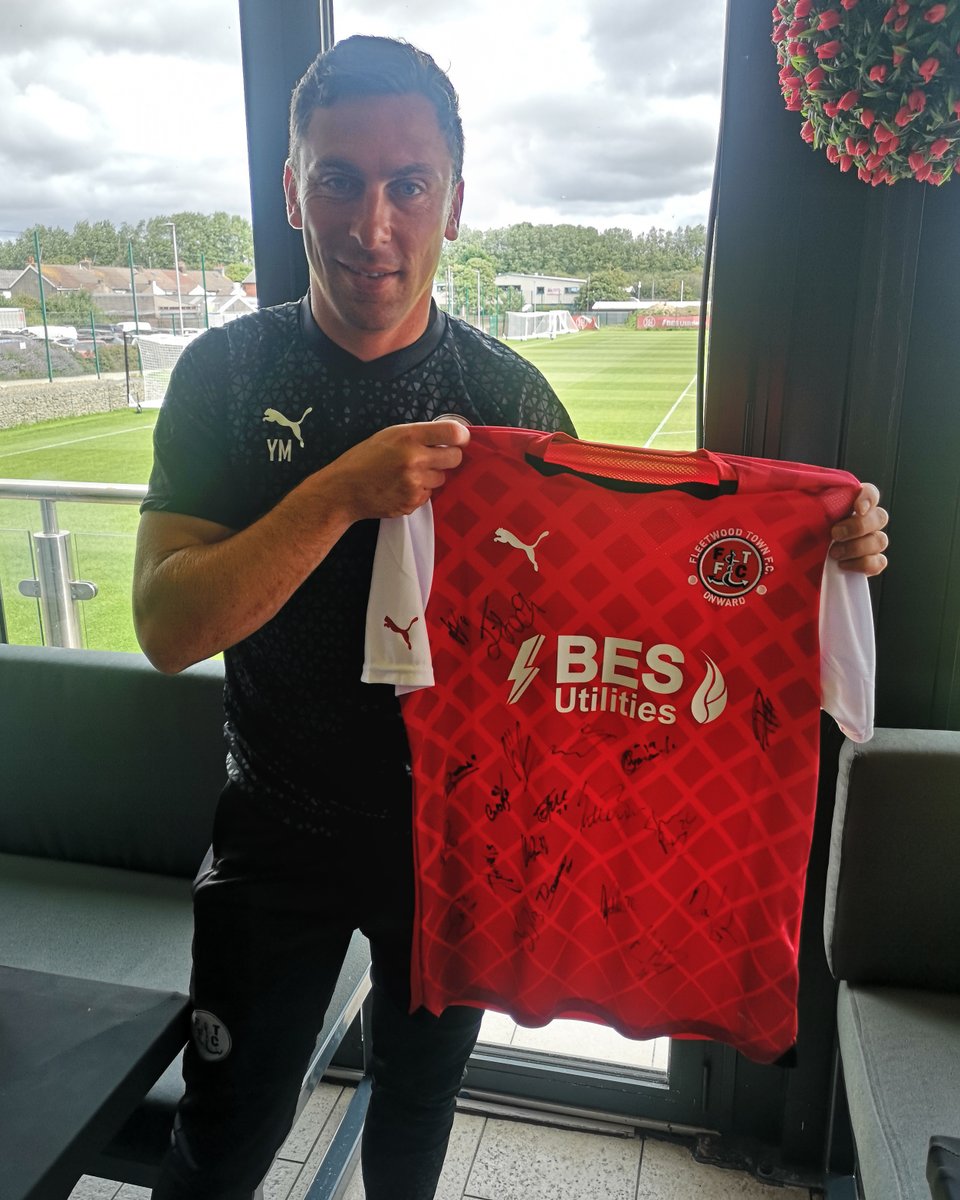 𝗖𝗢𝗠𝗣𝗘𝗧𝗜𝗧𝗜𝗢𝗡 𝗧𝗜𝗠𝗘 🚨✨

The Trust are giving one lucky winner the chance to win a Fleetwood Town FC shirt signed by the squad! All you have to do is…

✅ Follow our twitter page
✅ Tag 2 friends in the comments
✅ Retweet this post

The competition will close at